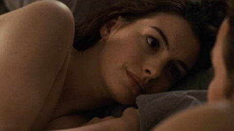 Anne Hathaway Sexy Passengers 2008 4