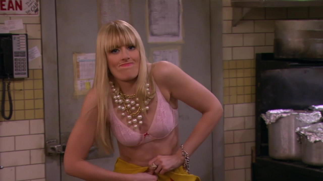 Beth Behrs topless 2 Broke Girls - S03E16 Beth Behrs topless 2 Broke Girls - S03E16