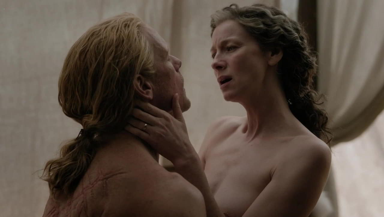 Caitríona Balfe bare butt in Outlander - S08E10 Caitríona Balfe bare butt in Outlander - S08E10