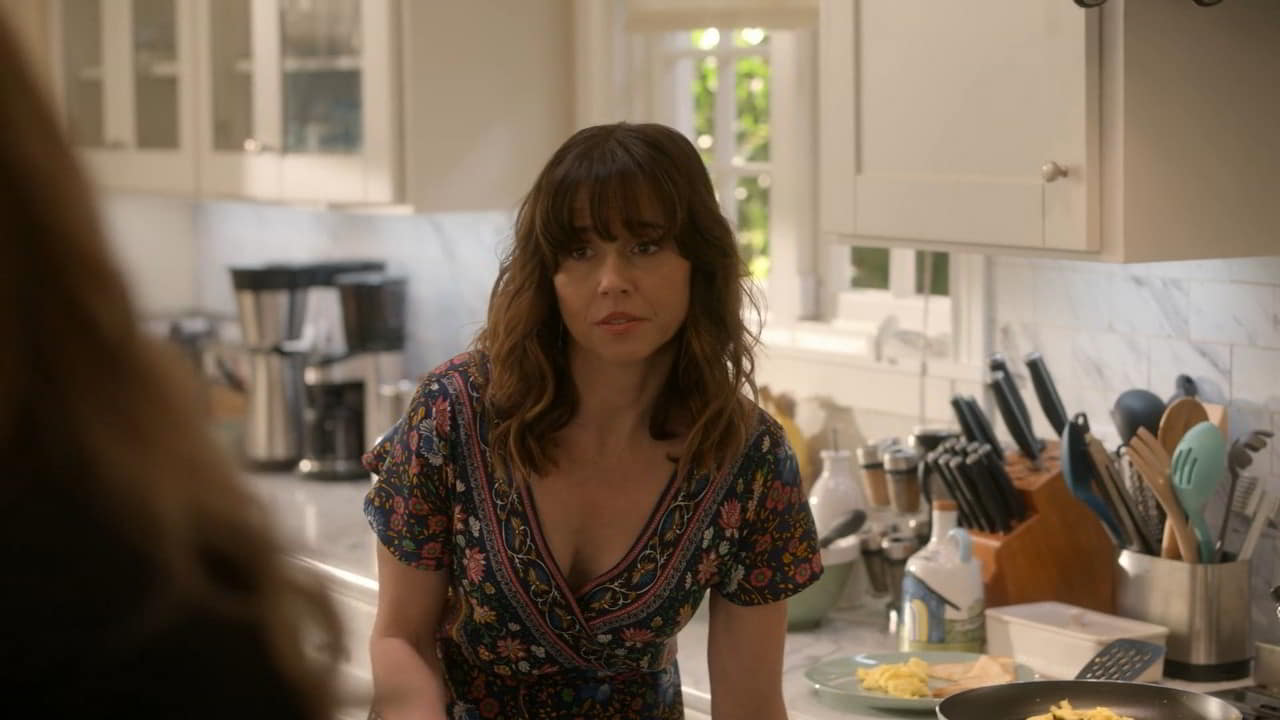 Christina Applegate, Linda Cardellini, Natalie Morales nude scene in Dead to Me - S02 Christina Applegate, Linda Cardellini, Natalie Morales nude scene in Dead to Me - S02