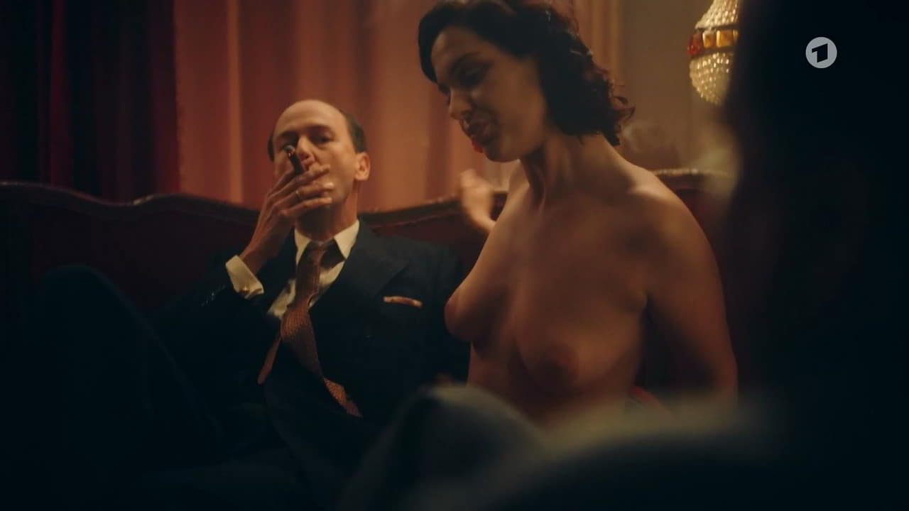 Clara Groe nude scene in Unsere wunderbaren Jahre Clara Groe nude scene in Unsere wunderbaren Jahre