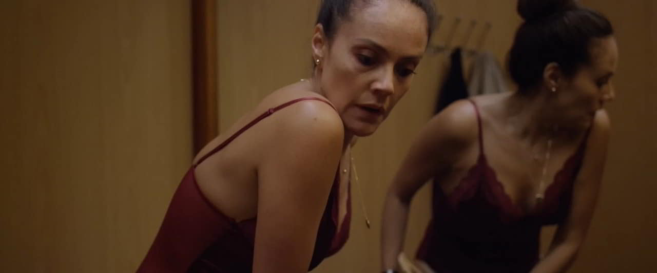 Cristina Umana topless Distrito Salvaje - S01E04 Cristina Umana topless Distrito Salvaje - S01E04
