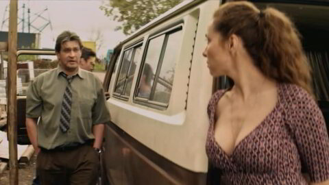 Ekaterina Guseva Sexy Vhodya v dom oglyanis S01E01 2019 6
