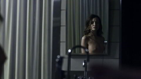 Emily Browning Nude American Gods S01E05 2017 4