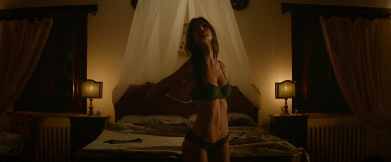 Hot Emily Ratajkowski explicit scene 2018 Hot Emily Ratajkowski explicit scene 2018