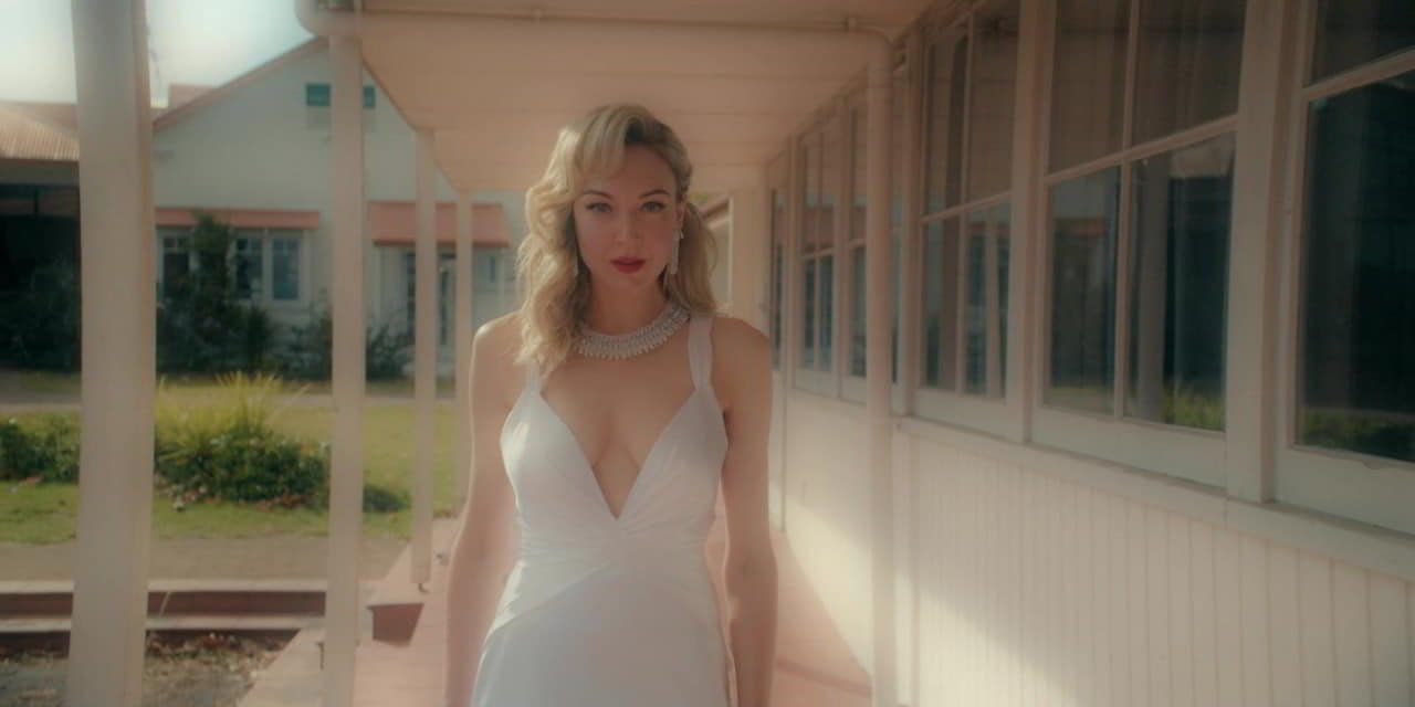 Holly Shervey bare butt in Crackhead - S01E02 Holly Shervey bare butt in Crackhead - S01E02