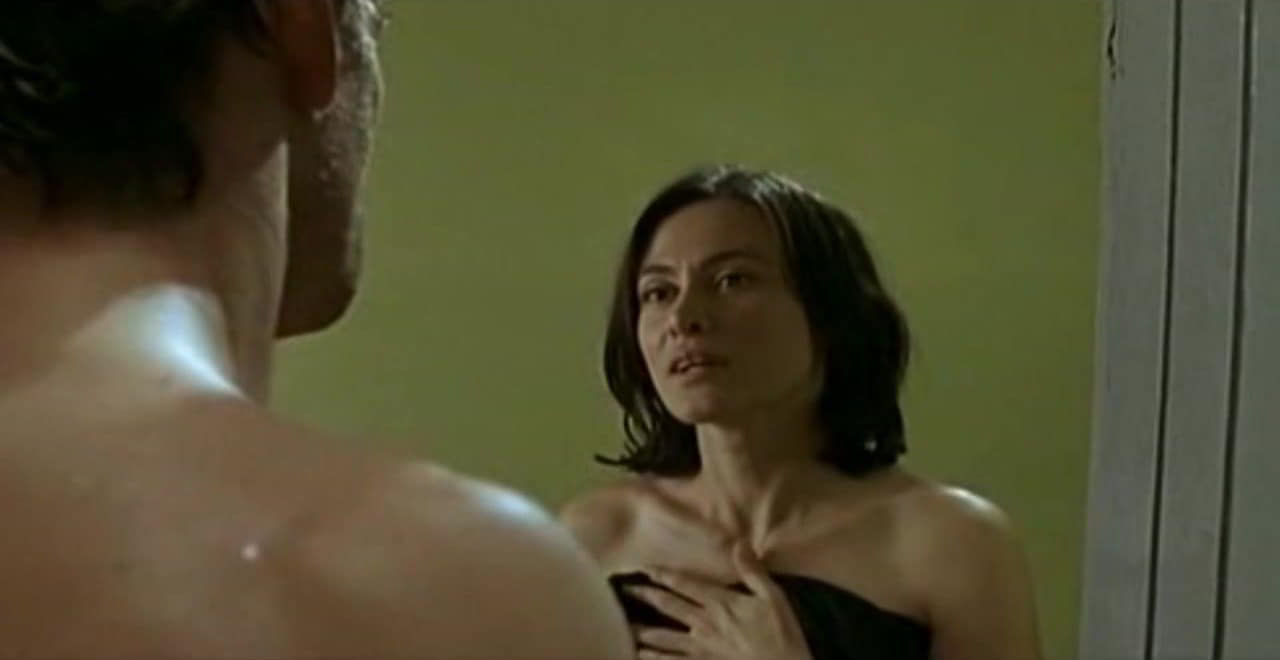 Idil Uner nude scene in Le grans complot Idil Uner nude scene in Le grans complot