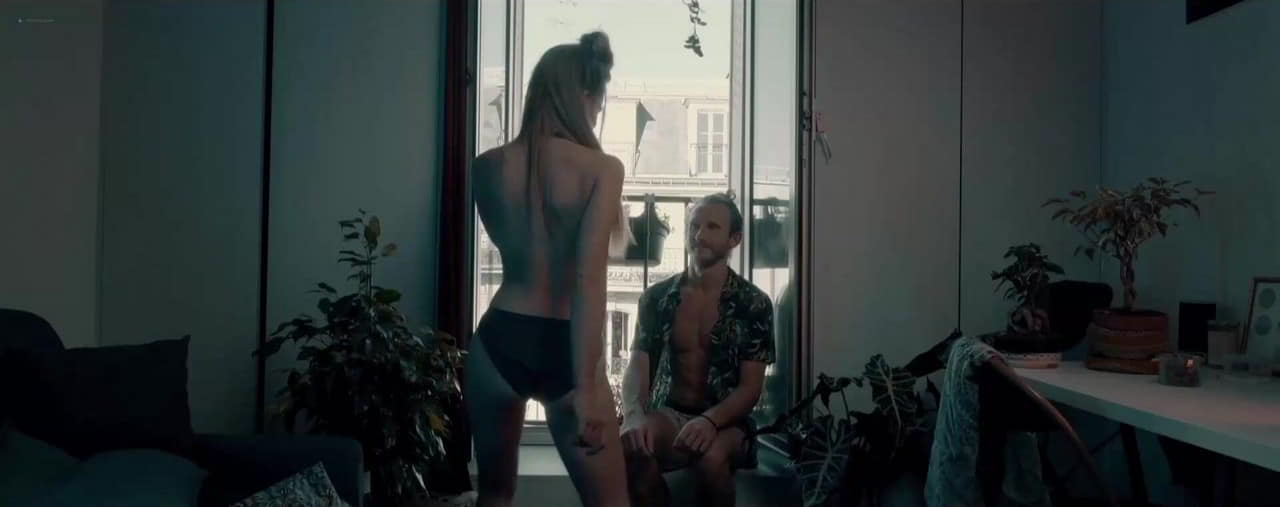Ioanna Andre topless La Belle bleue Ioanna Andre topless La Belle bleue
