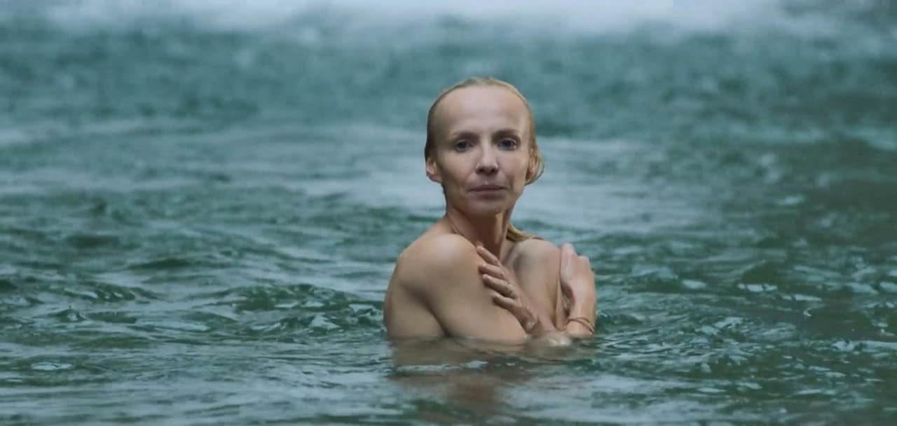 Jana Plodkova cleavage movie scene 2023 Jana Plodkova cleavage movie scene 2023
