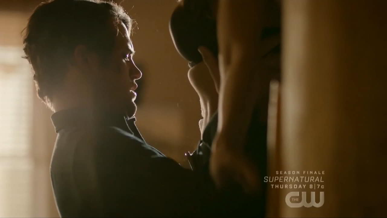 Jeanine Mason bare butt in Roswell, New Mexico - S01E13 Jeanine Mason bare butt in Roswell, New Mexico - S01E13