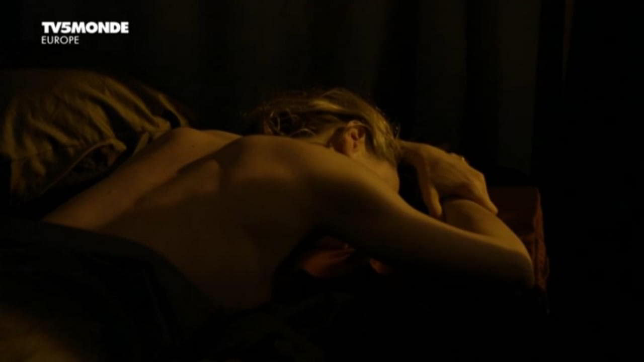 Julie Ferrier nude scene in Le fil d'Ariane Julie Ferrier nude scene in Le fil d'Ariane