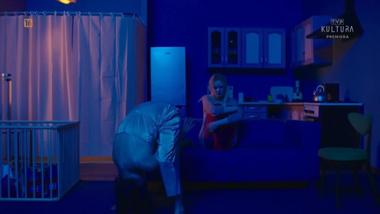 Karolina Kominek bare butt in Skuratowicz Nude - Słabi Karolina Kominek bare butt in Skuratowicz Nude - Słabi