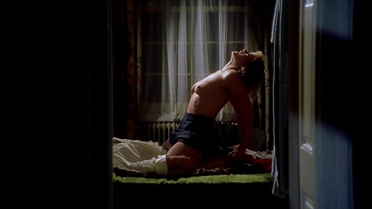Kate Winslet bare butt in Iris Kate Winslet bare butt in Iris