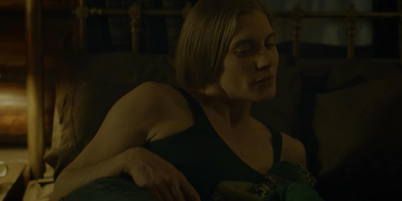 Katee Sackhoff, Blu Hunt bare butt in Another Life - S01E08 Katee Sackhoff, Blu Hunt bare butt in Another Life - S01E08