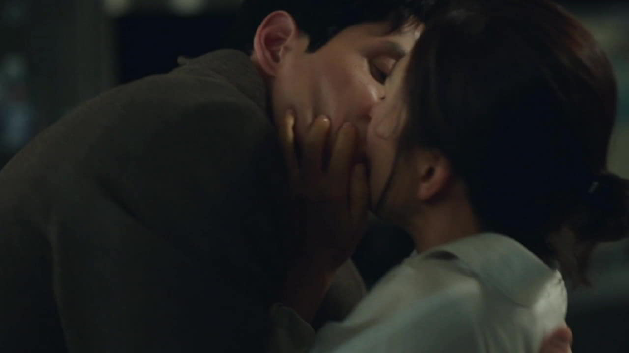 Kim Hee Ae bare butt in The World of the Married - E12 Kim Hee Ae bare butt in The World of the Married - E12
