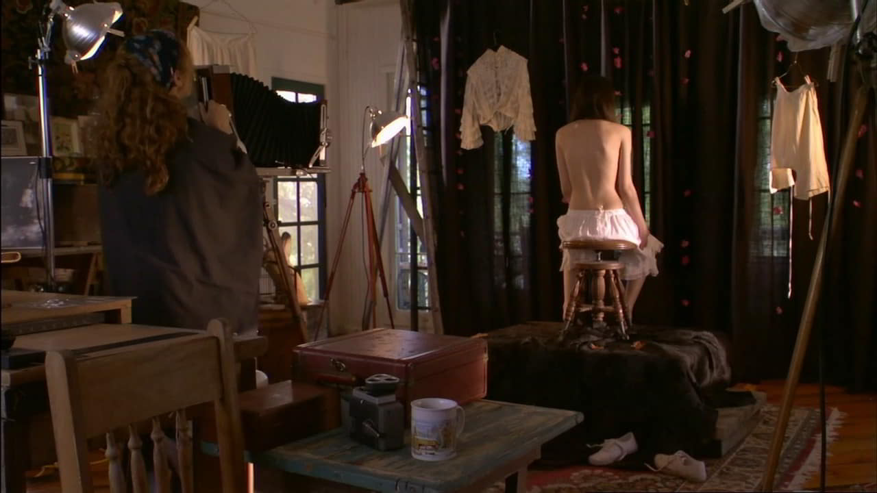 Kristen Stewart cleavage movie scene 2007 Kristen Stewart cleavage movie scene 2007