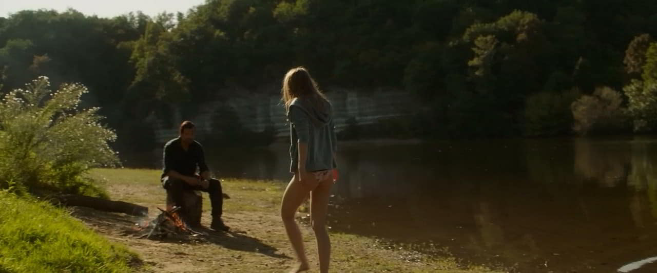 Lily topless Rose Depp Sexy - Les fauves Lily topless Rose Depp Sexy - Les fauves