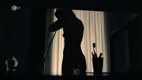 Lisa Maria Potthoff Nude Eine riskante Entscheidung 2022 1