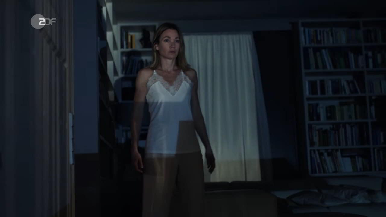 Lisa Maria Potthoff bare butt in Eine riskante Entscheidung Lisa Maria Potthoff bare butt in Eine riskante Entscheidung