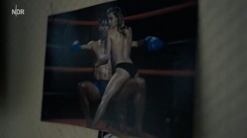 Lisa Vicari Sexy Am Ende der Worte 2021 3