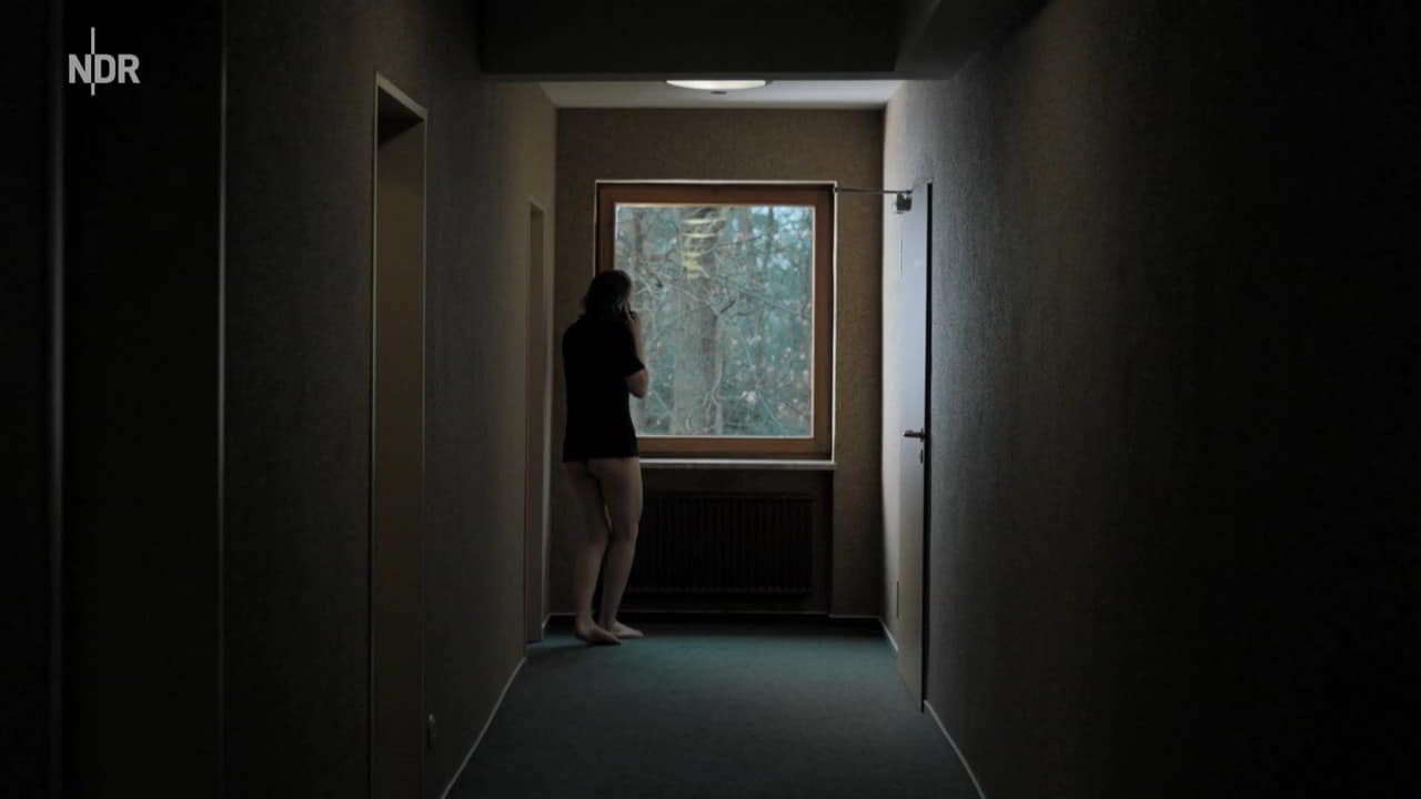Lisa Vicari bare butt in Am Ende der Worte Lisa Vicari bare butt in Am Ende der Worte