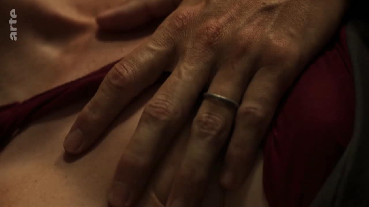 Louise Chevillotte topless Les hautes herbes - S01E02 Louise Chevillotte topless Les hautes herbes - S01E02