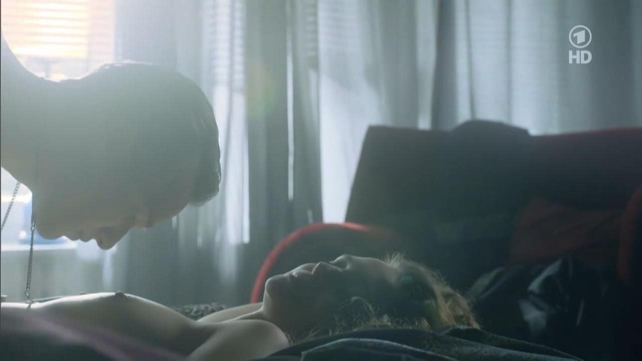 Muriel Wimmer bare butt in Schimanski - S01E17 Muriel Wimmer bare butt in Schimanski - S01E17