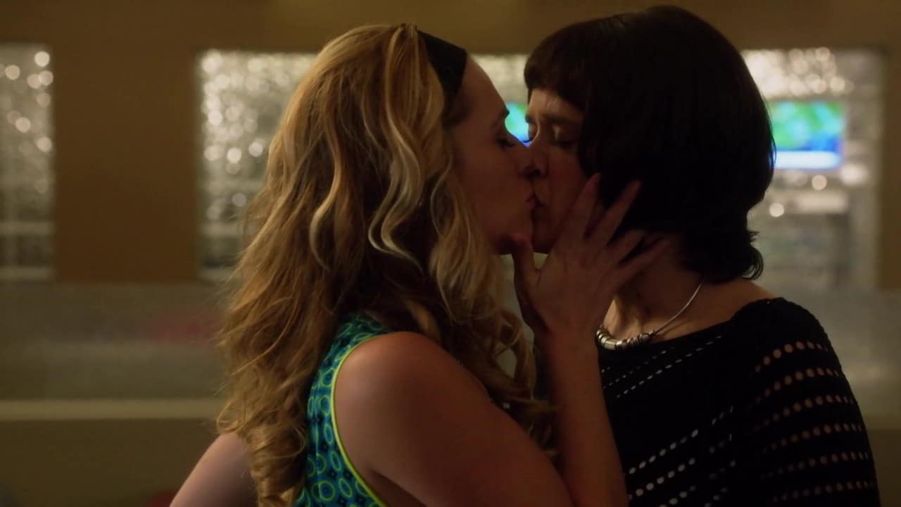 Natalie Hall, Brina Palencia nude scene in Star Crossed - S01E10 Natalie Hall, Brina Palencia nude scene in Star Crossed - S01E10
