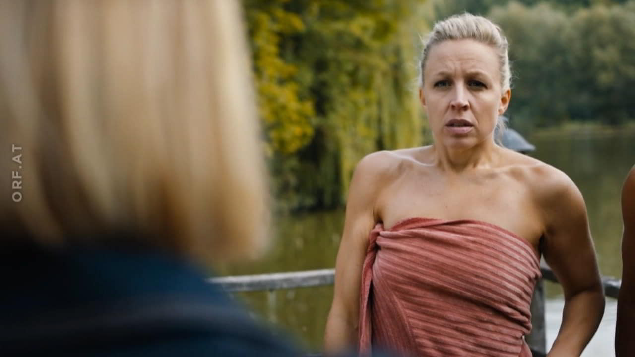 Nina Proll bare butt in Vorstadtweiber - S01E50 Nina Proll bare butt in Vorstadtweiber - S01E50