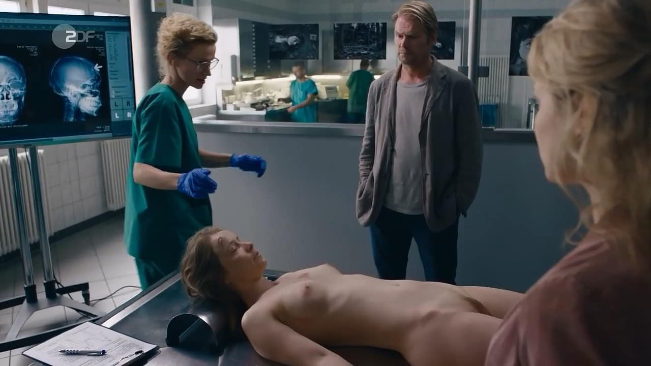 Odine Johne topless Erzgebirgskrimi Todlicher Akkord Odine Johne topless Erzgebirgskrimi Todlicher Akkord