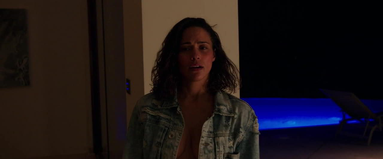 Paula Patton bare butt in Traffik Paula Patton bare butt in Traffik