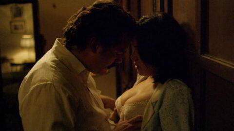 Paulina Gaitan Sexy Narcos S02E01 2016 1