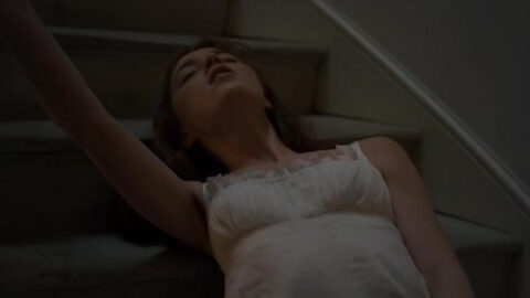 Phoebe Dynevor Sexy Bridgerton S01E07 2020 3
