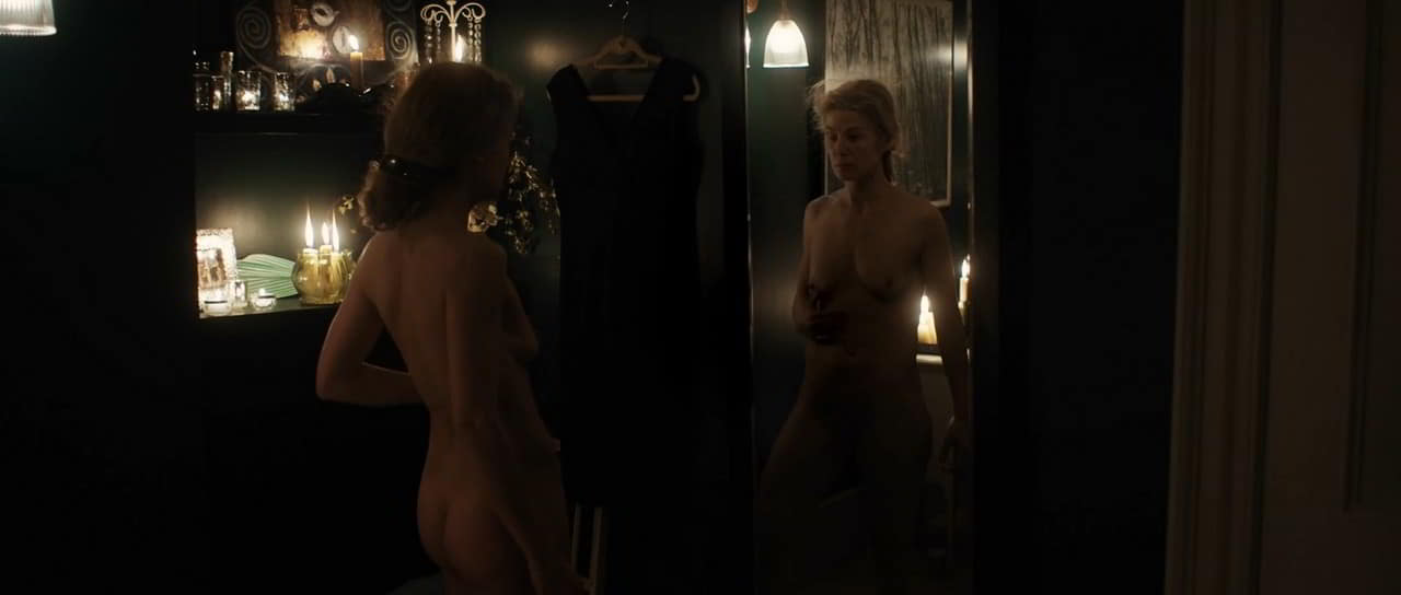 Rosamund Pike nude scene in A Private War Rosamund Pike nude scene in A Private War