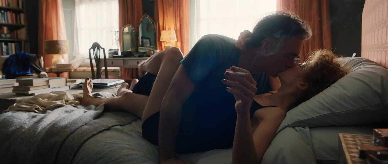 Rosamund Pike bare butt in A Private War Rosamund Pike bare butt in A Private War