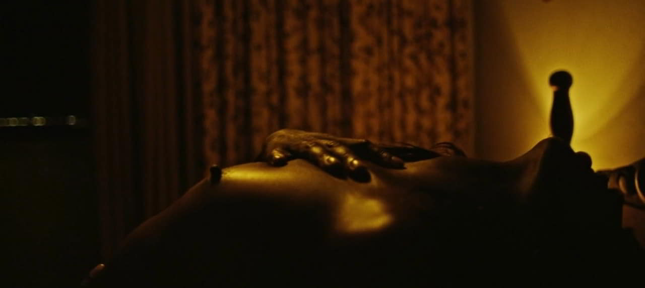 Samira Carvalho Bento bare butt in Tungstenio Samira Carvalho Bento bare butt in Tungstenio