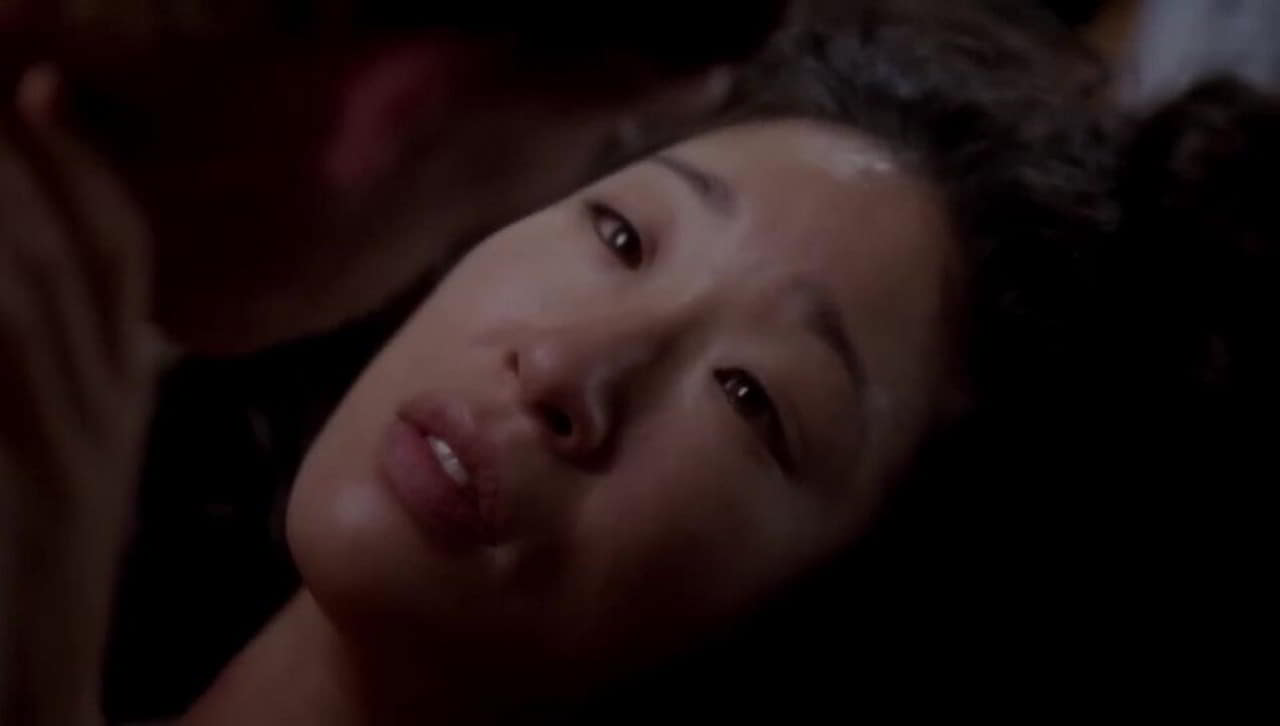 Sandra Oh topless Grey's Anatomy - S05E19 Sandra Oh topless Grey's Anatomy - S05E19