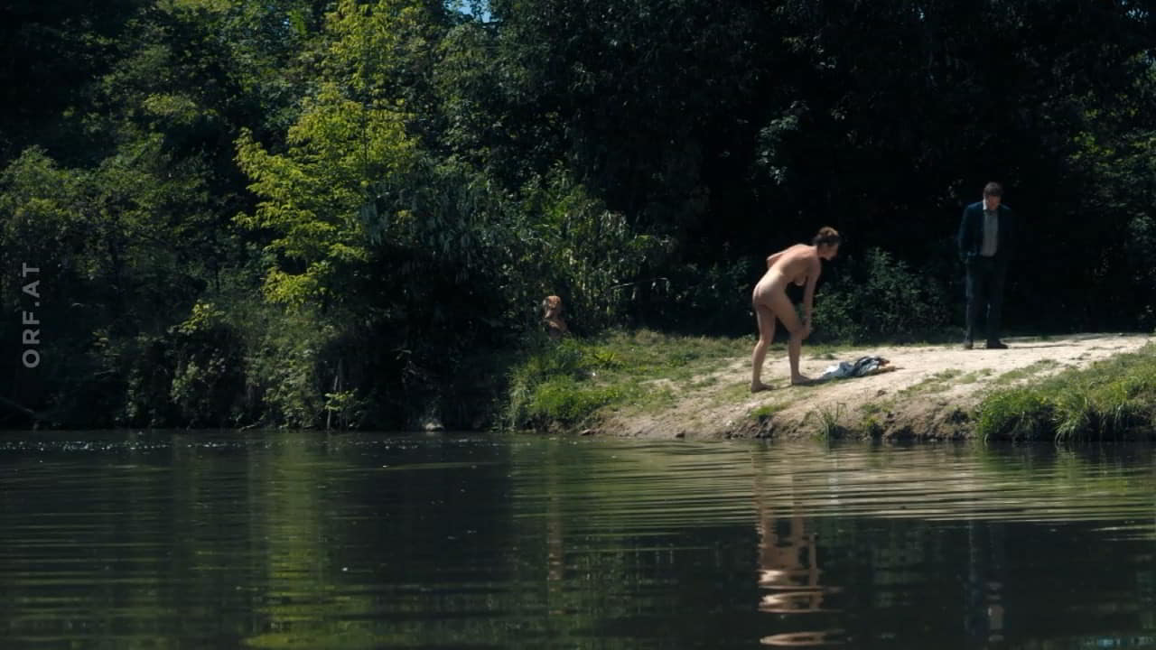 Sandra Pascal bare butt in Letzter Wille - S01E06 Sandra Pascal bare butt in Letzter Wille - S01E06