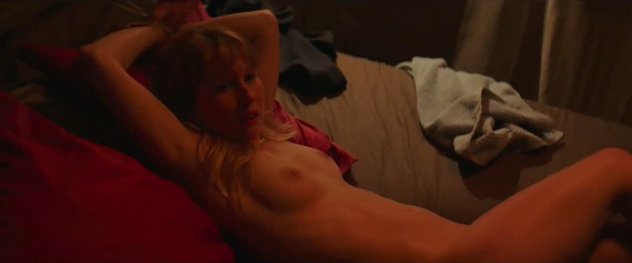 Watch Sarah naked scene Watch Sarah naked scene