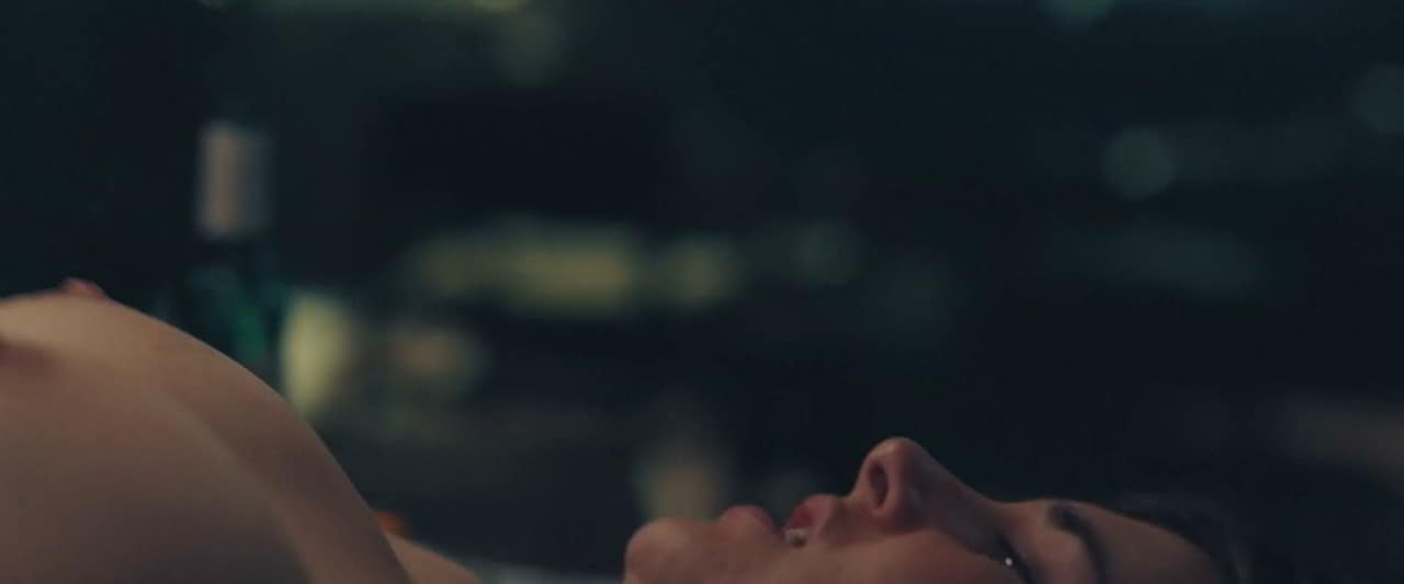 Shailene Woodley cleavage movie scene 2019 Shailene Woodley cleavage movie scene 2019