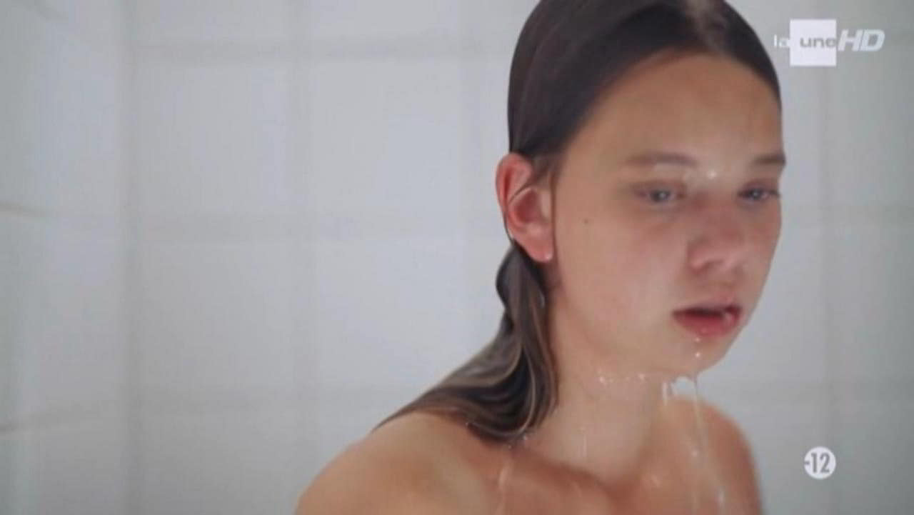 Sophie Breyer topless La Treve - S01E03 Sophie Breyer topless La Treve - S01E03