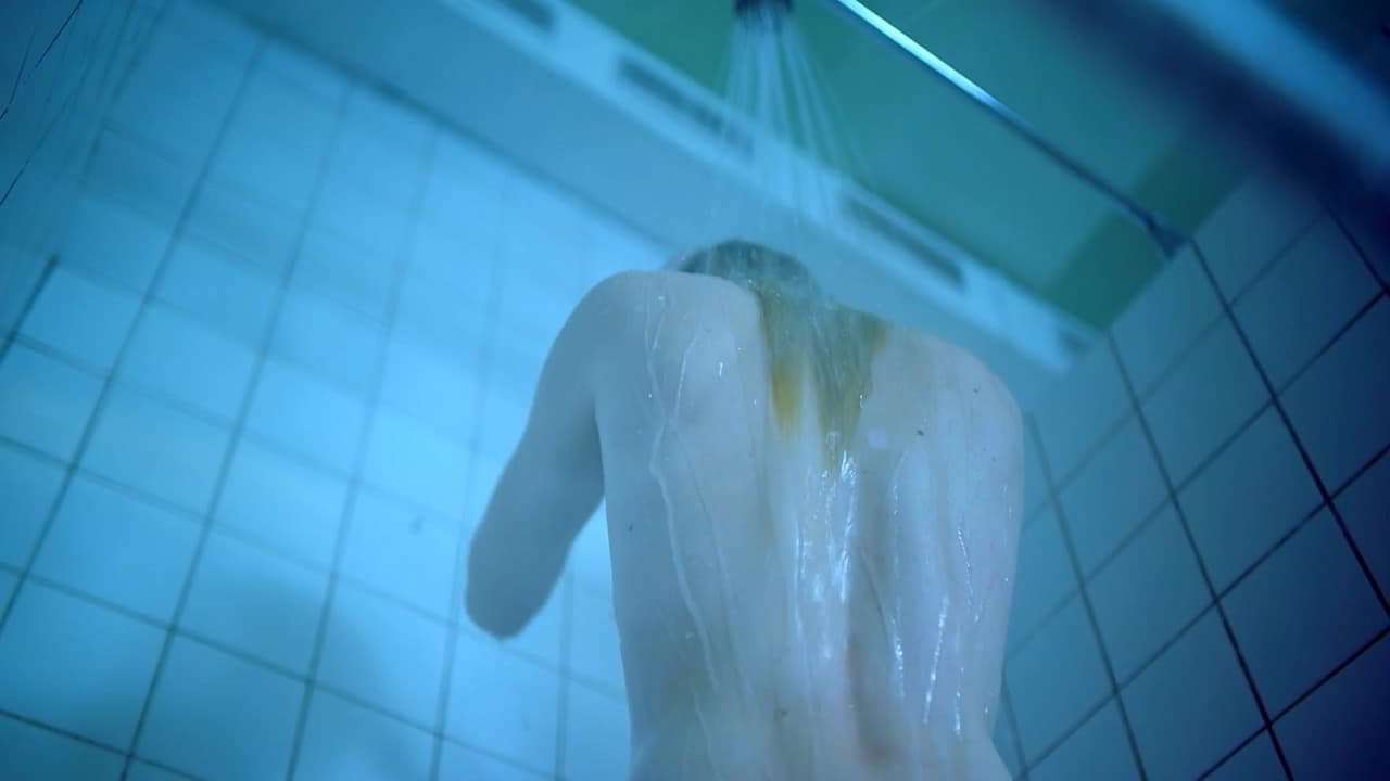 Sophie Turner nude scene in Survive - S01E01 Sophie Turner nude scene in Survive - S01E01
