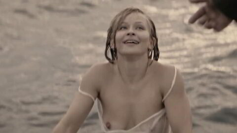 Yuliya Peresild Nude Zuleikha otkrivaet glaza S01E01 03 2019 1