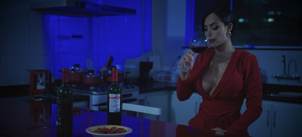Aline Mineiro topless Conspiracao Fatal Aline Mineiro topless Conspiracao Fatal
