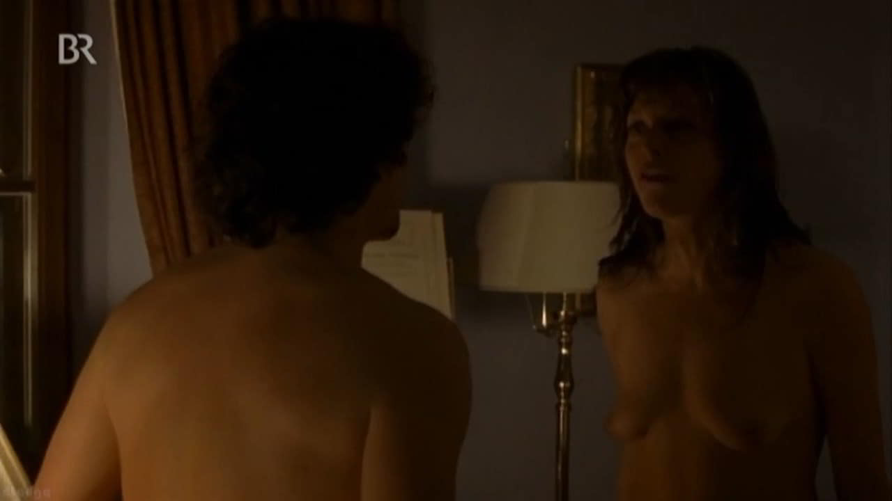 Alma Leiberg bare butt in Tatort - E599 Alma Leiberg bare butt in Tatort - E599