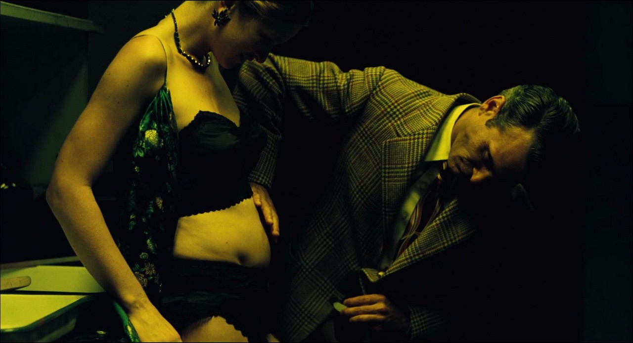Amy Ferguson topless The Master Amy Ferguson topless The Master