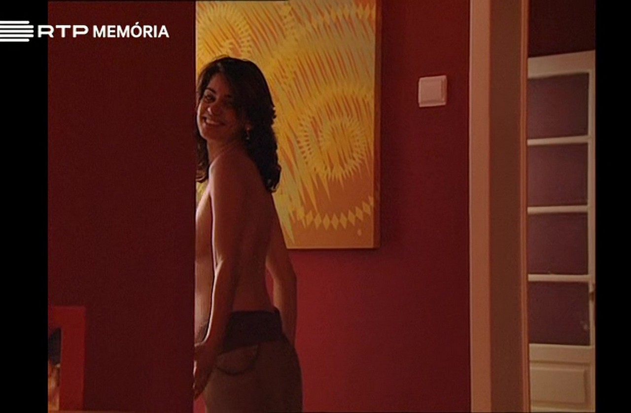 Ana Claudia Vaz bare butt in Amigos Como Dantes Ana Claudia Vaz bare butt in Amigos Como Dantes
