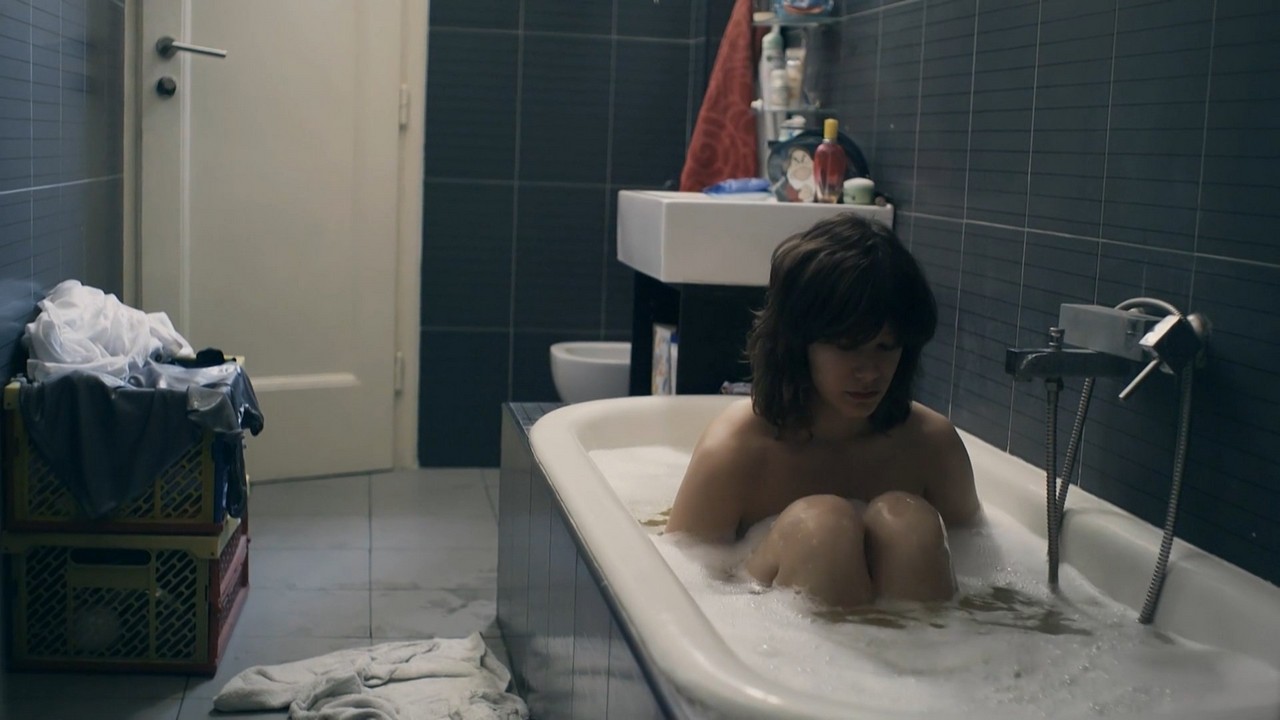 Ana Mandic topless Momci, gde ste Ana Mandic topless Momci, gde ste