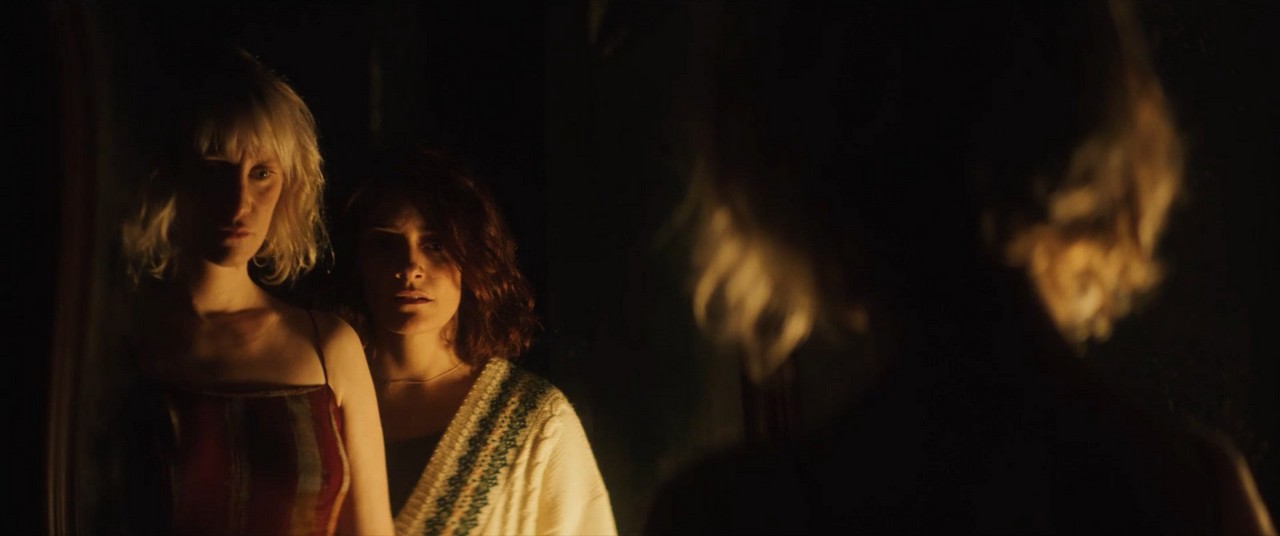 Anael Snoek cleavage movie scene 2020 Anael Snoek cleavage movie scene 2020
