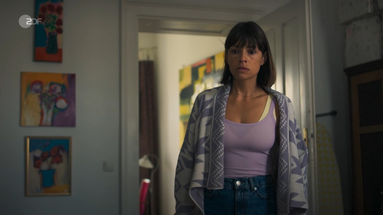 Anna Julia Antonucci cleavage movie scene 2023 Anna Julia Antonucci cleavage movie scene 2023